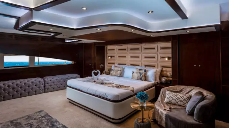 overnight superyacht dubai 4