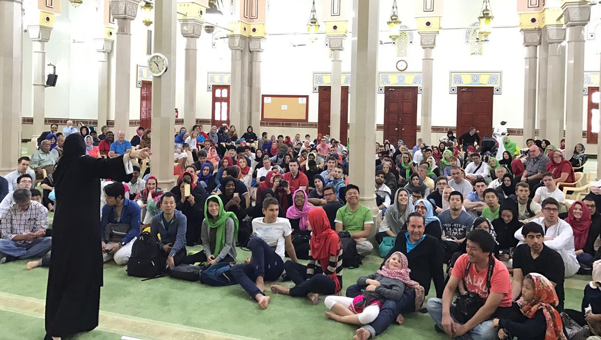 Jumeirah mosque visit nside