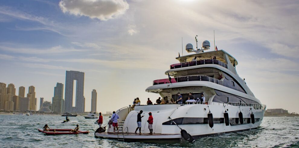 Sunset Yacht Cruise Dubai Marina - Mygodubai.com