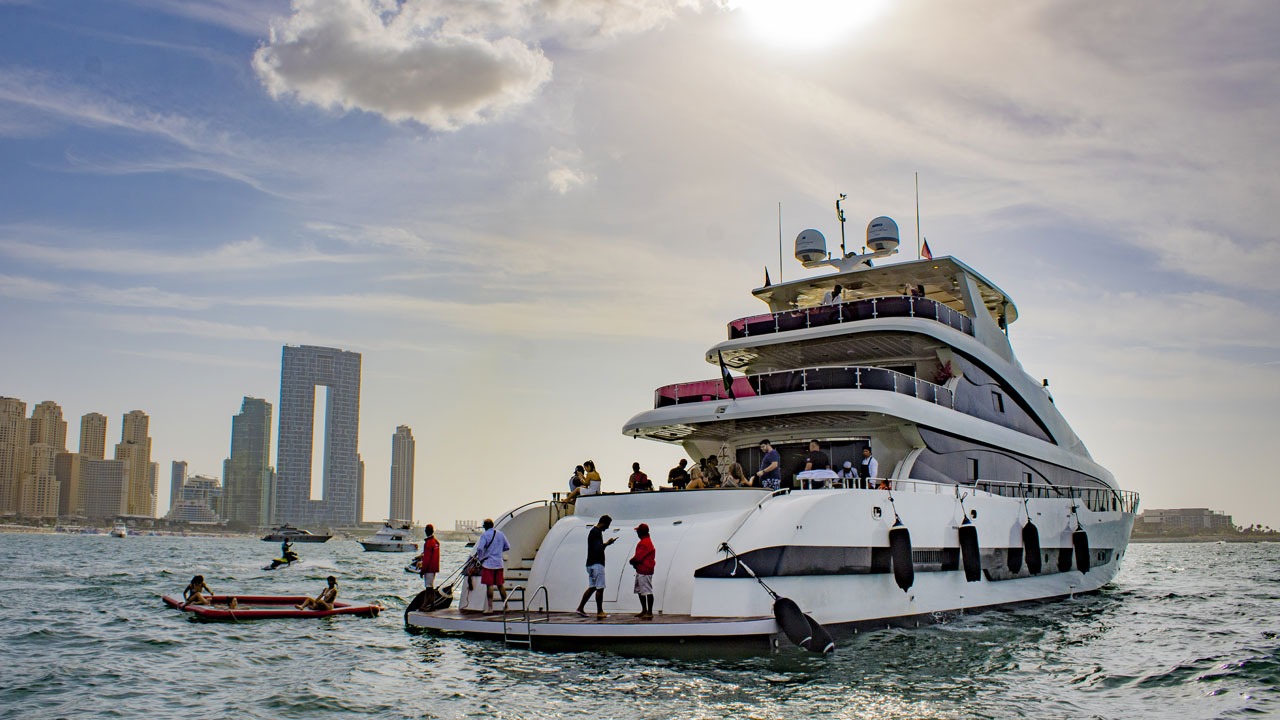 Sunset Yacht Cruise Dubai Marina - Mygodubai.com